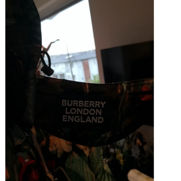 Burberry's men's down puffer jacket - Picture 7 of 8